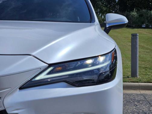 Eminent White Pearl 2024 Lexus RX 350 Premium