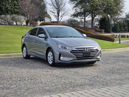 2020 Hyundai ELANTRA SE