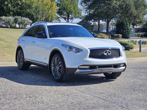 2017 INFINITI QX70 Base