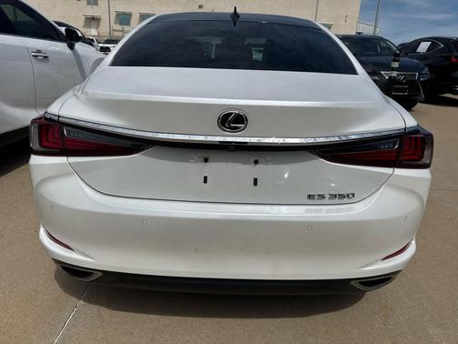 Eminent White Pearl 2024 Lexus ES 350 Base