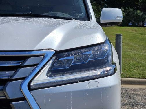 Eminent White Pearl 2018 Lexus LX 570 Base