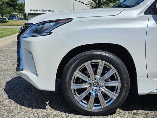 Eminent White Pearl 2018 Lexus LX 570 Base