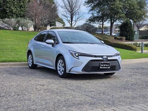 2024 Toyota Corolla Hybrid LE