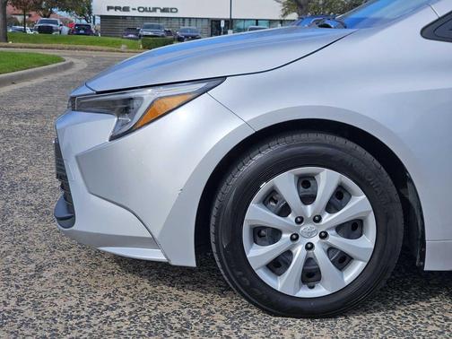 2024 Toyota Corolla Hybrid LE