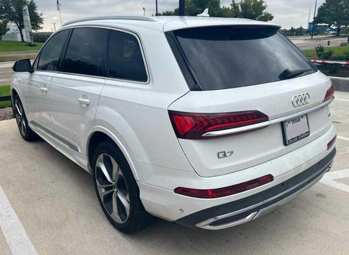 2022 Audi Q7 55 Premium Plus