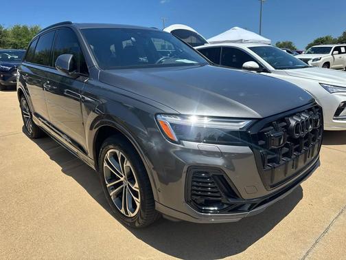 GRAY 2025 Audi Q7 45 Premium Plus