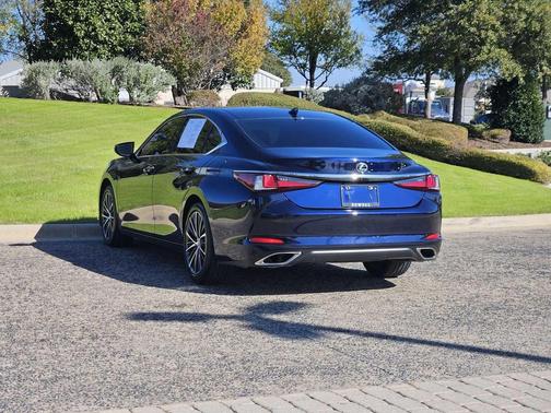 2025 Lexus ES 350 Base