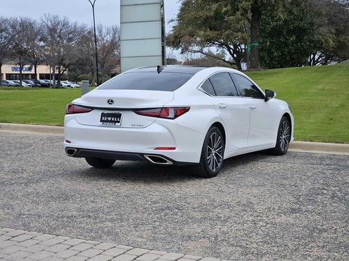 2023 Lexus ES 350 Base