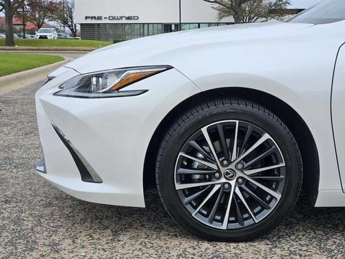 2023 Lexus ES 350 Base