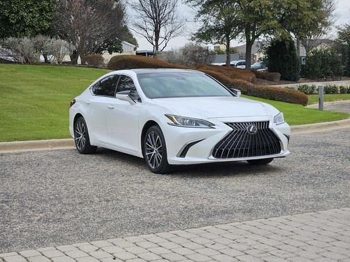 2023 Lexus ES 350 Base