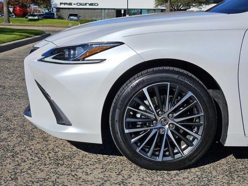 2023 Lexus ES 350 Base