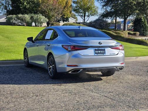 2022 Lexus ES 350 Base