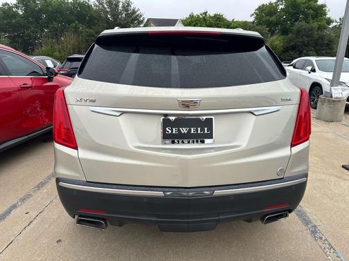 Silver Coast Metallic 2017 Cadillac XT5 Premium Luxury