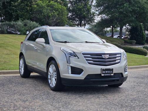 Silver Coast Metallic 2017 Cadillac XT5 Premium Luxury