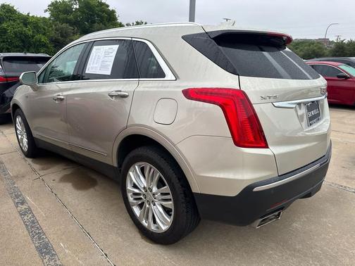Silver Coast Metallic 2017 Cadillac XT5 Premium Luxury