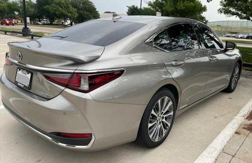 2021 Lexus ES 300h Base