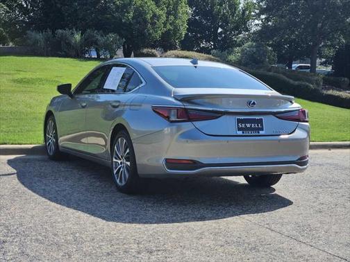 2021 Lexus ES 300h Base
