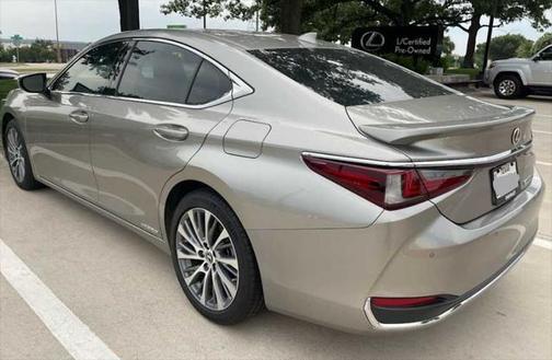 2021 Lexus ES 300h Base