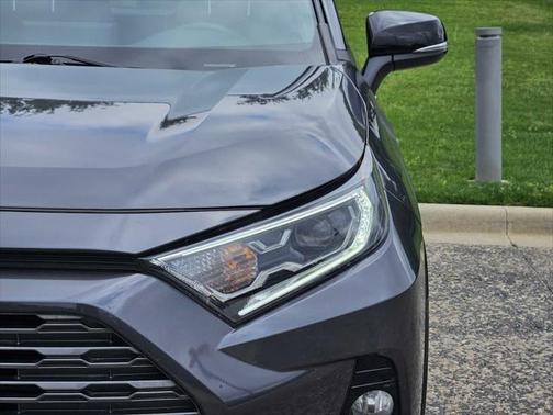 2019 Toyota RAV4 Hybrid SE