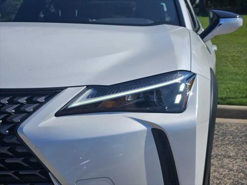 2025 Lexus UX 300h Base