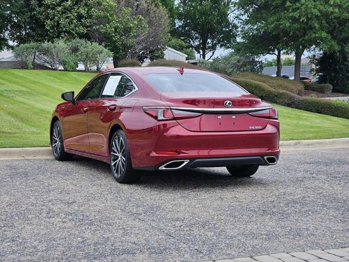 2024 Lexus ES 350 Base