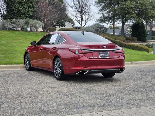 2025 Lexus ES 350 Base