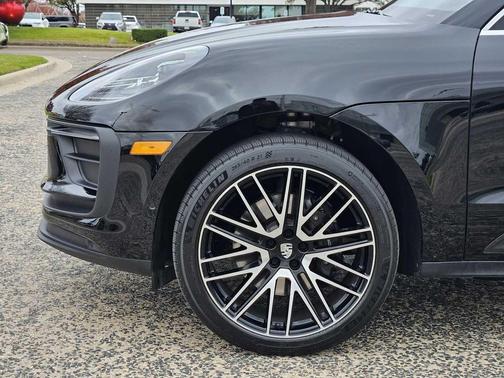 2024 Porsche Macan AWD