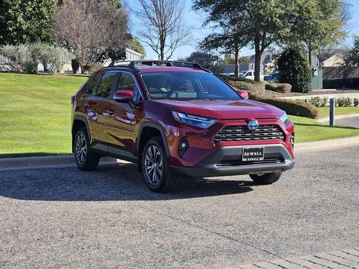 2024 Toyota RAV4 Hybrid XLE Premium