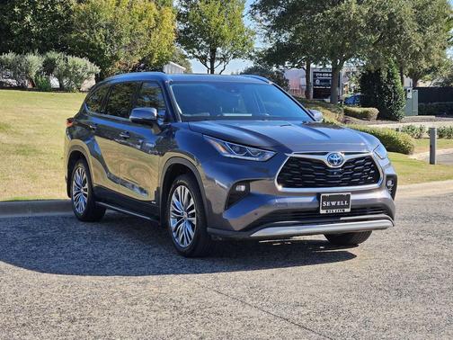 2021 Toyota Highlander Hybrid Platinum