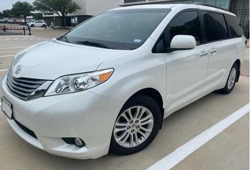 2016 Toyota Sienna XLE