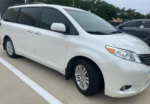2016 Toyota Sienna XLE