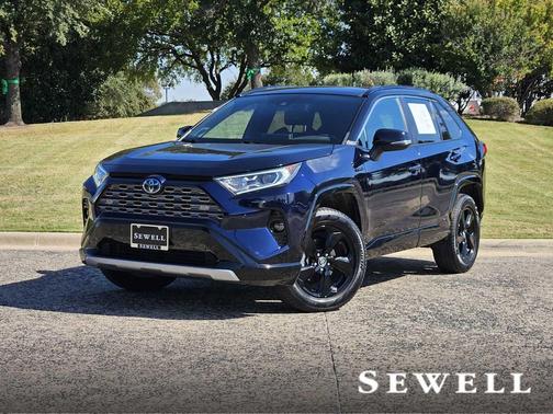 2020 Toyota RAV4 Hybrid SE