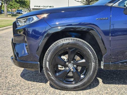 2020 Toyota RAV4 Hybrid SE