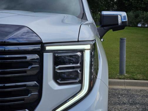 White Frost Tricoat 2024 GMC Sierra 1500 Denali Ultimate