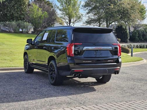 2022 GMC Yukon XL 4WD AT4