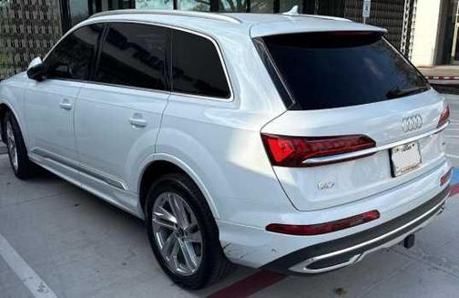 2022 Audi Q7 45 Premium Plus