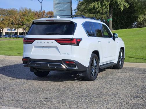 2022 Lexus LX 600 Base