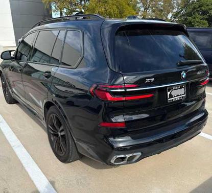 2023 BMW X7 M60i