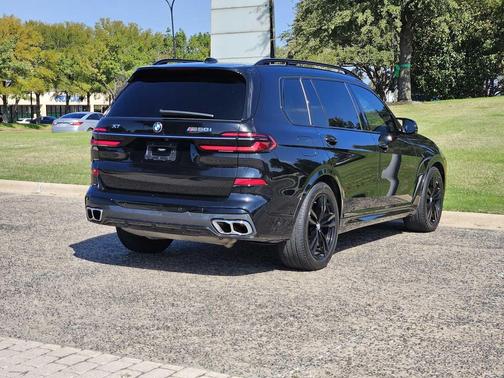 2023 BMW X7 M60i