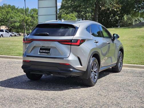 Atomic Silver 2024 Lexus NX 250 Premium