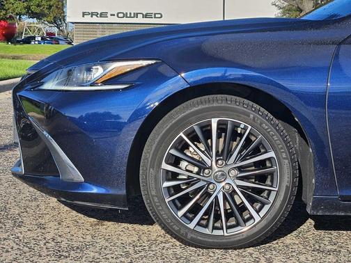 2022 Lexus ES 350 Base