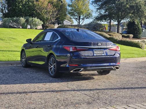 2022 Lexus ES 350 Base