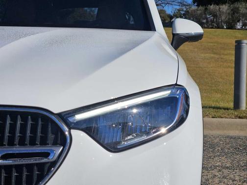 2025 Mercedes-Benz GLC 300 4MATIC