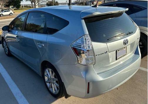 2014 Toyota Prius v Five