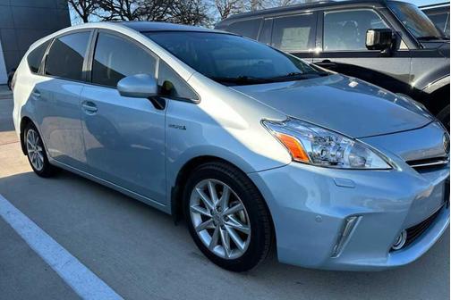 2014 Toyota Prius v Five