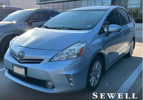 2014 Toyota Prius v Five
