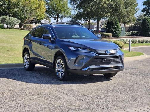 2022 Toyota Venza XLE