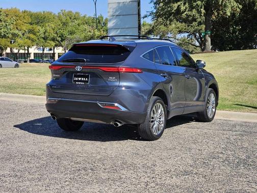 2022 Toyota Venza XLE