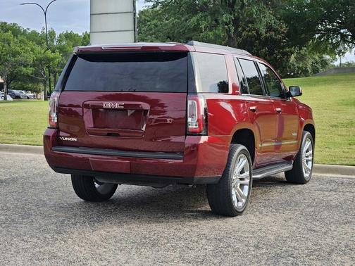 Crimson Red Tintcoat 2019 GMC Yukon SLT