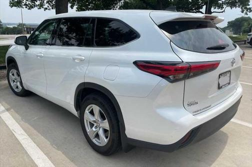 2022 Toyota Highlander LE